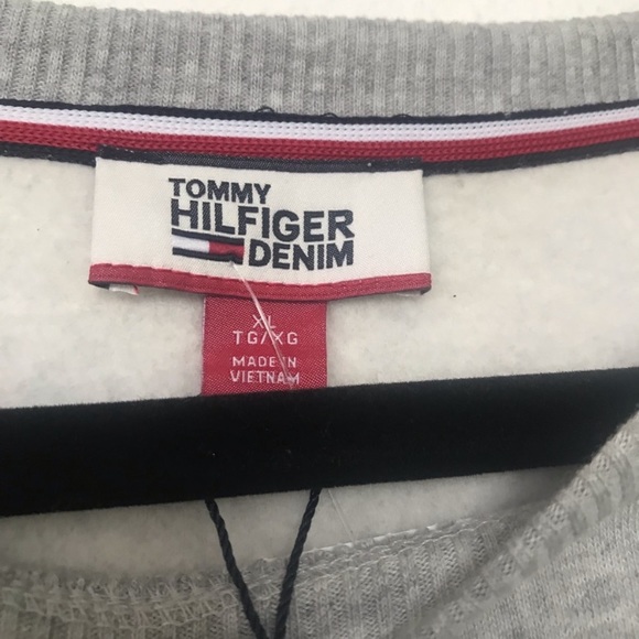 Tommy Hilfiger Patch Logo Sweatshirt - Picture 5 of 9